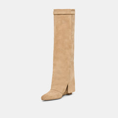 Aggy Boots Sand Suede