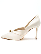 Selah Pointed Toe Pump